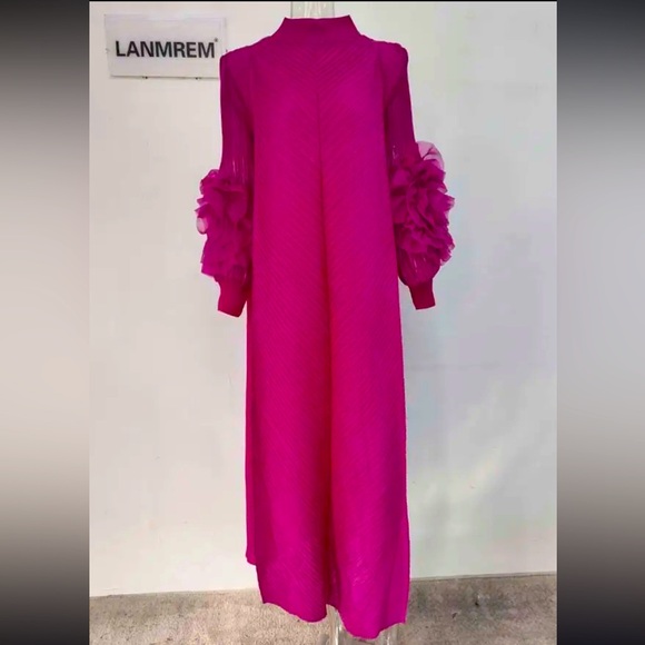 Dresses & Skirts - 💖Magenta Rosette dress💖